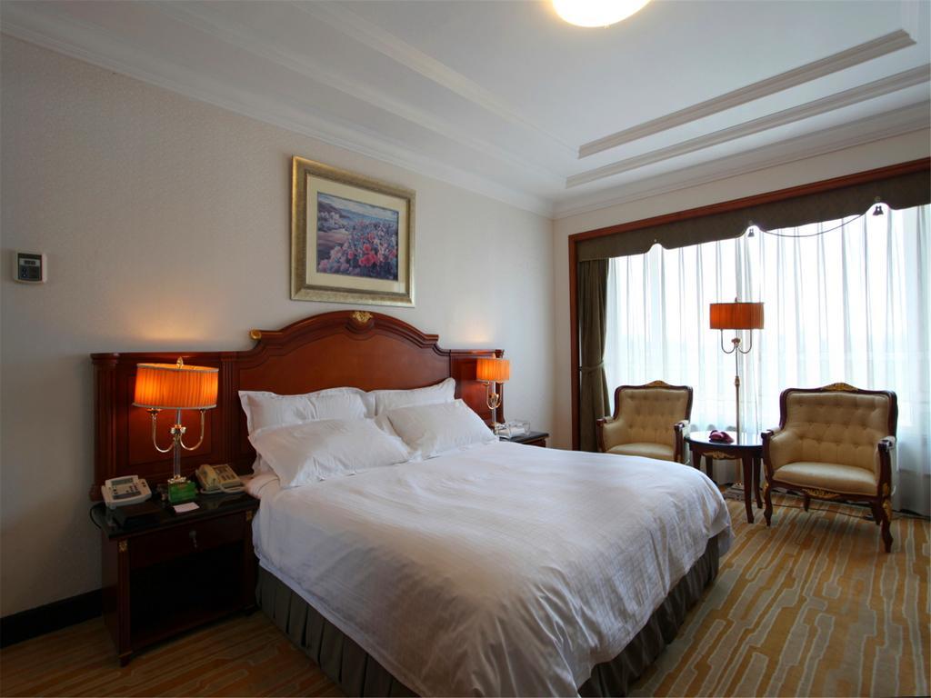 New Grand Dynasty Hotel Chaoyang  Bagian luar foto