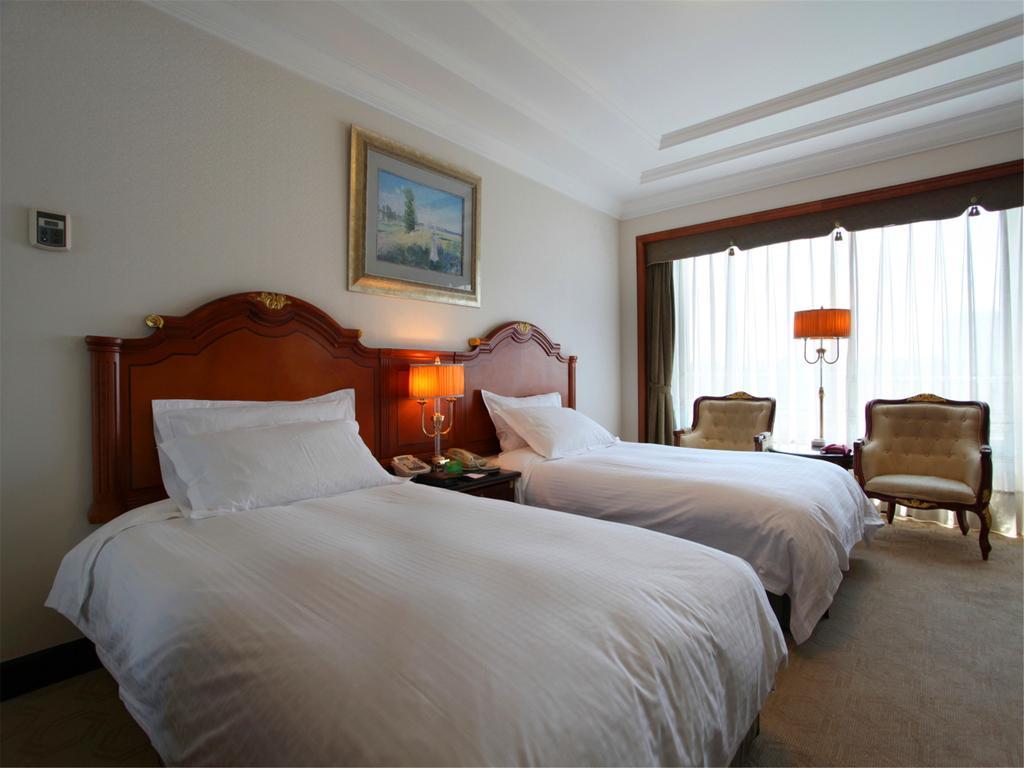 New Grand Dynasty Hotel Chaoyang  Bagian luar foto