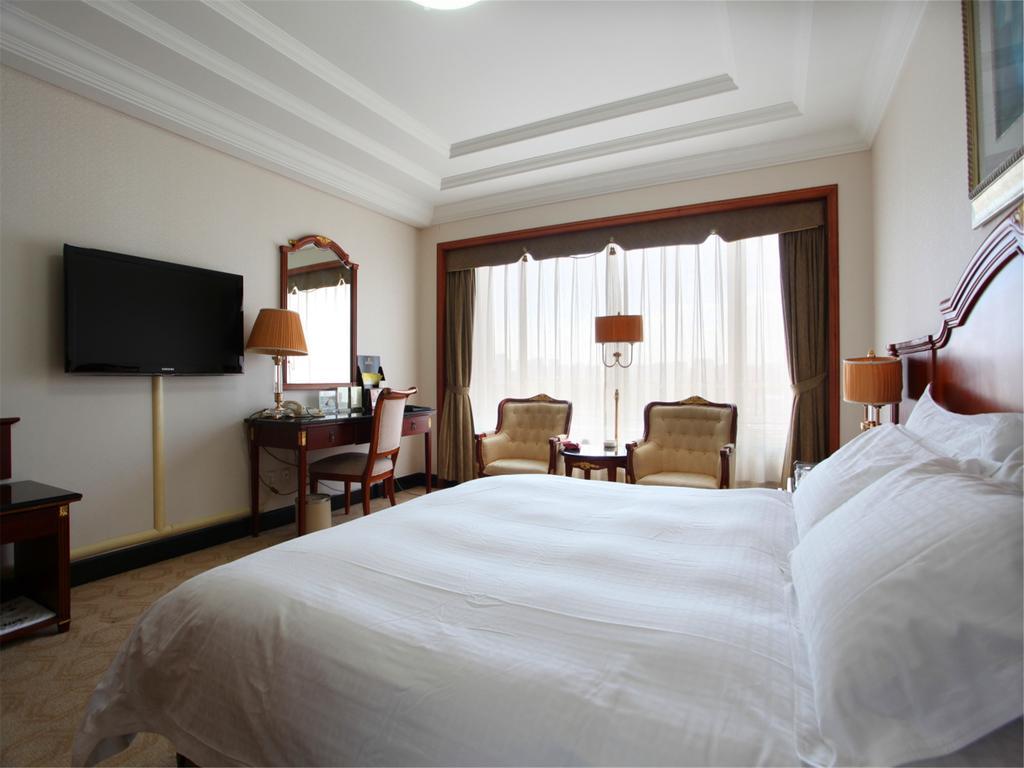 New Grand Dynasty Hotel Chaoyang  Bagian luar foto