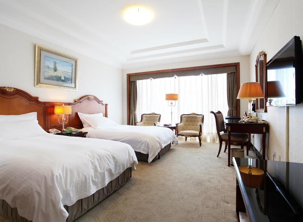 New Grand Dynasty Hotel Chaoyang  Bagian luar foto