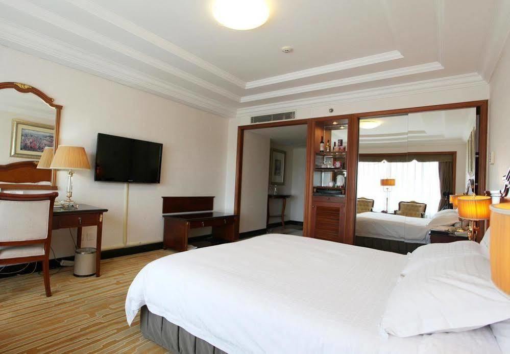 New Grand Dynasty Hotel Chaoyang  Bagian luar foto